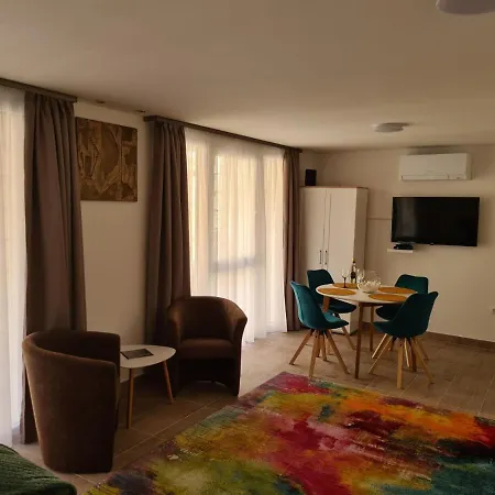 Apartament Center Apartmanhaz Eger