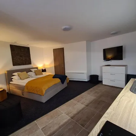 Center Apartmanhaz *