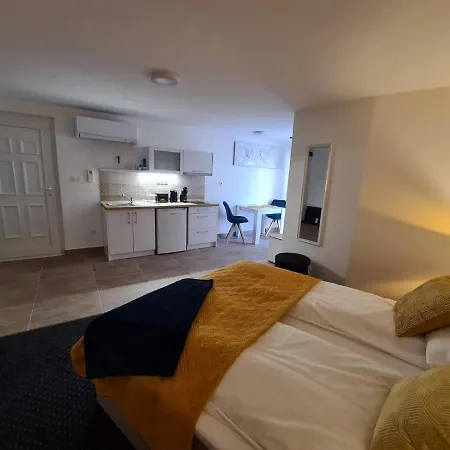 Center Apartmanhaz * Erlau